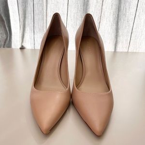 Ann Taylor 8.5 M Nude Heels